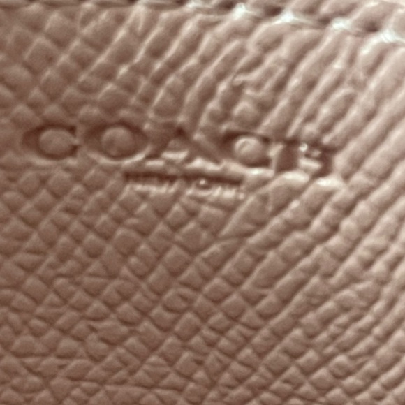 Coach Large Pink Pebbled Leather Turnlock Wristlet - Picture 6 of 8